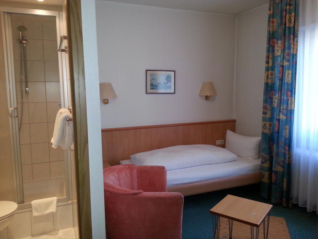 Hotel Koch Maingau Obertshausen Bagian luar foto